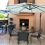 M&b Boutique 3* Nea Roda