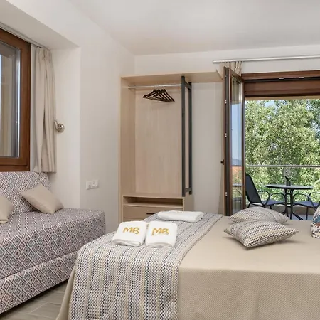 M&b Boutique Apartahotel Nea Roda