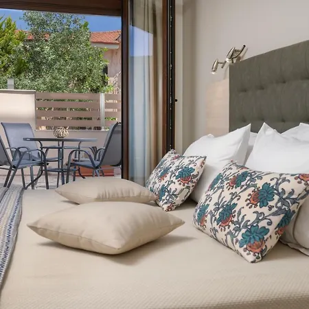 Apartahotel M&b Boutique Nea Roda