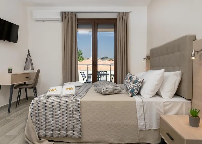 M&b Boutique Nea Roda