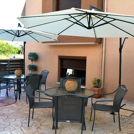 M&b Boutique 3* Nea Roda